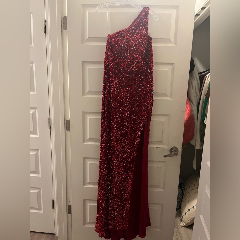 Sherri Hill Dress Size 6, only worn once for a pageant!! Condition is like new!!
